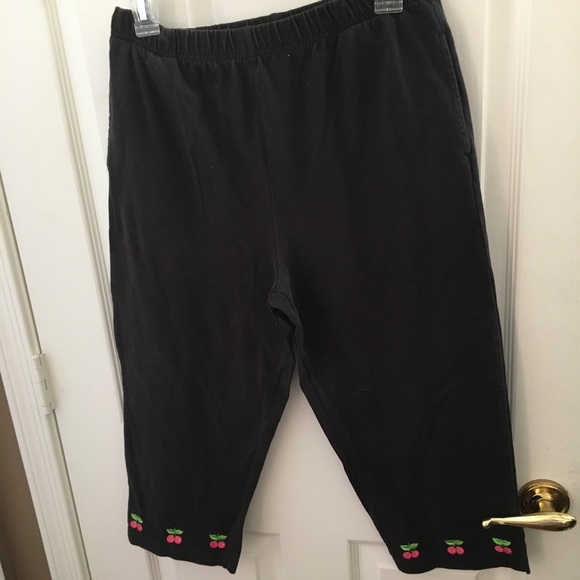 Ladies’ Quacker Factory Capris (S) - Picture 1 of 4
